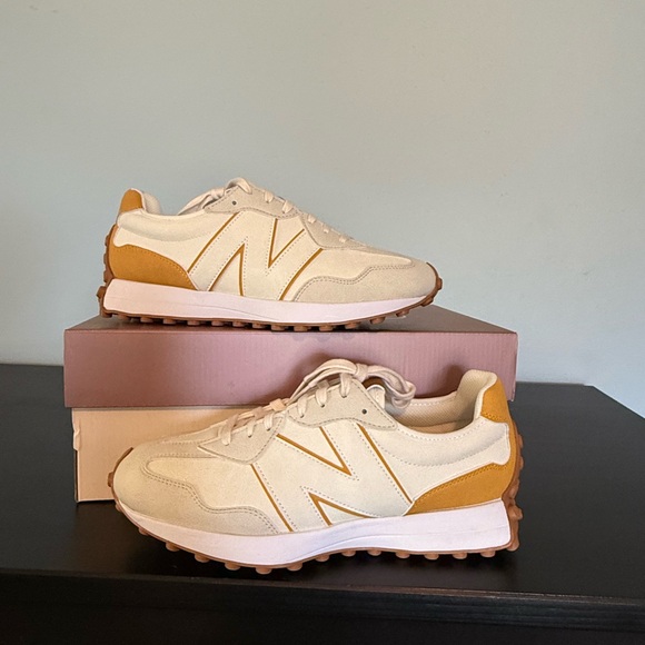 New Balance Shoes - New Balance x CALIA: 327 Golf Sneakers, Women's 9, Dried Apricot NEW